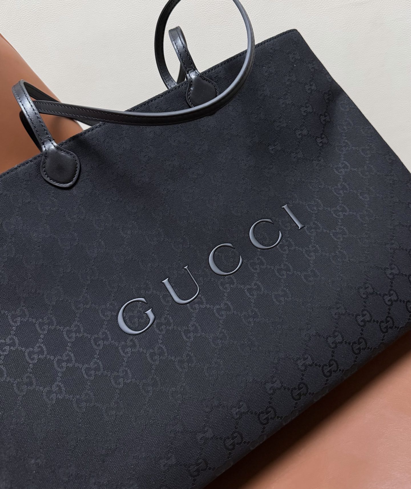 canvas-5.jpg Gucci NY Large Tote Replica - Hardware Detail