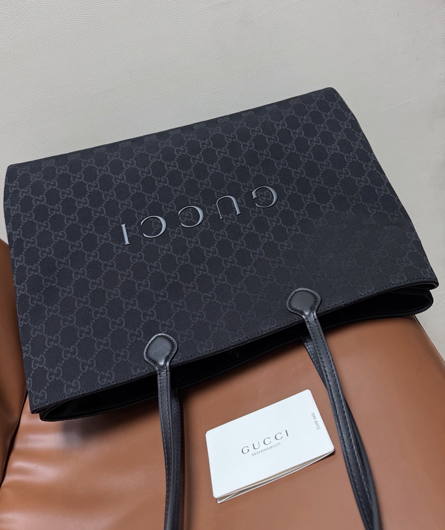 canvas-7.jpg Gucci NY Large Tote Replica - Logo Close-up