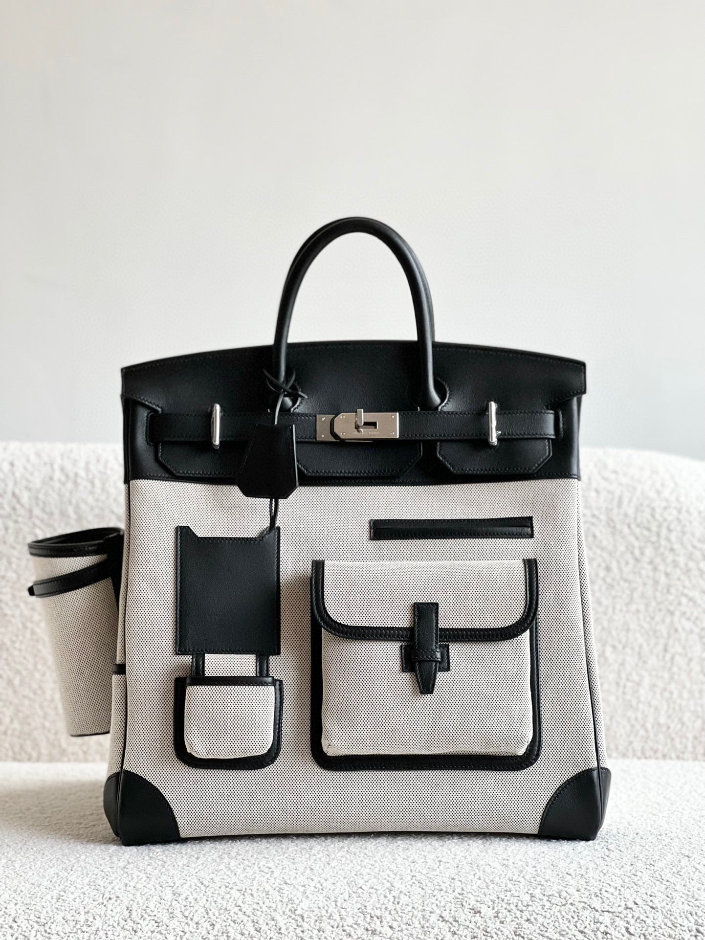 hac40cargo_black-white10 Hermès HAC 40 Cargo replica - top closure