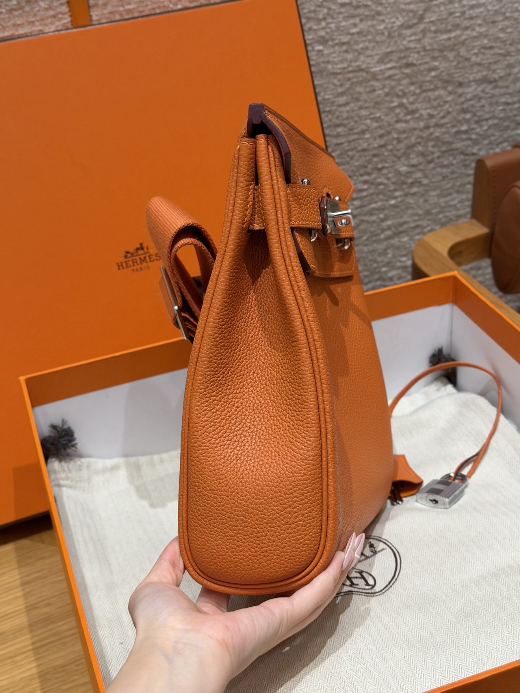 hac_a_dos_orange7 Hermès HAC a Dos replica - back panel