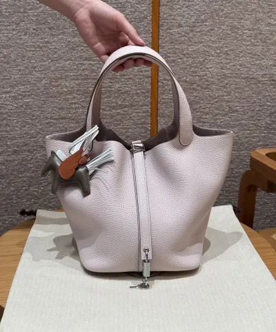Replica Hermès Picotin Lock Pale Mauve - Front View