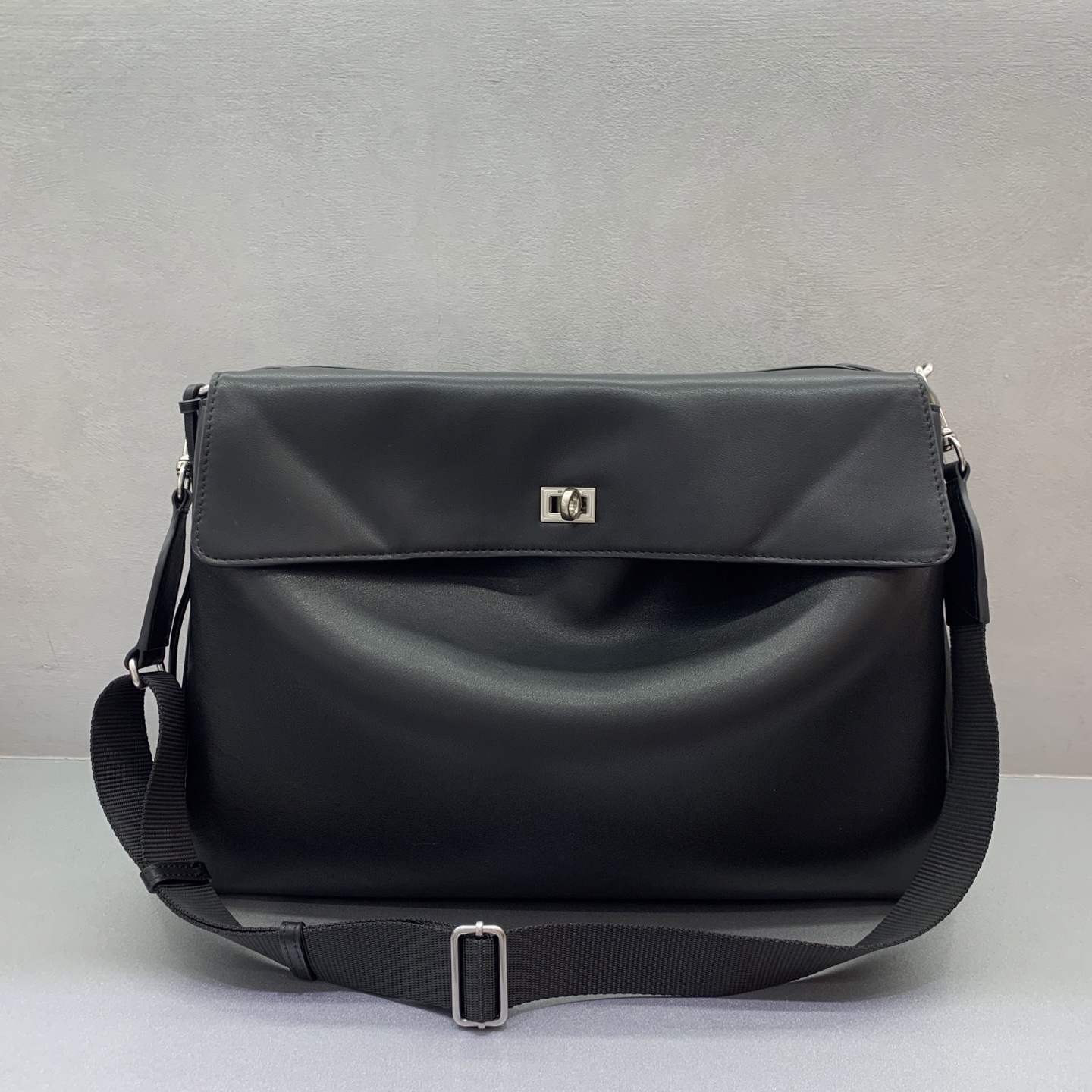 rodeo_large_black1 Balenciaga Rodeo Large Replica - Professional Work Bag View